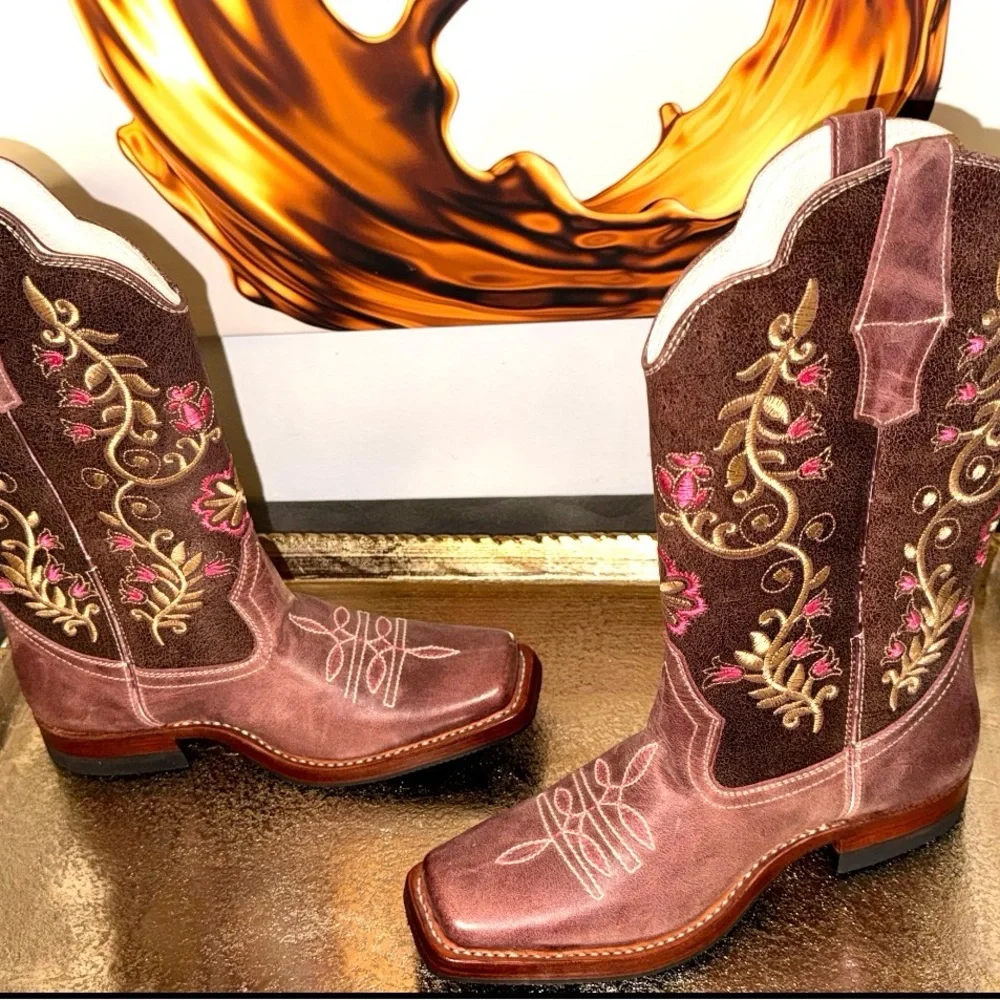 Floral Embroidered Western Boots - Brown and Pink - Picture 4 of 6